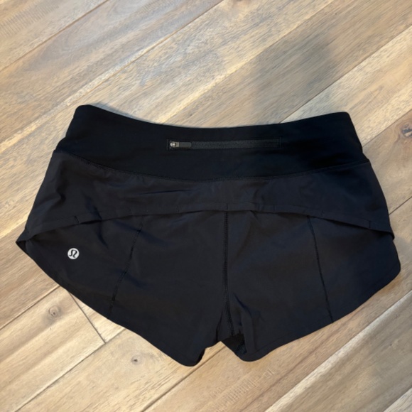 Lululemon Speed Up Shorts - Picture 2 of 5